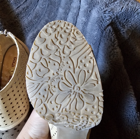 Size 40 Gold Button Cream & Taupe Flowered Shootie - Picture 14 of 16
